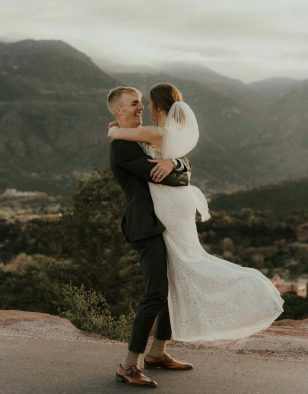 andres-molina-yL3yjkujyE0-unsplash